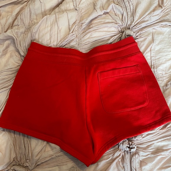 Red sweat shorts! TNA - Picture 3 of 4